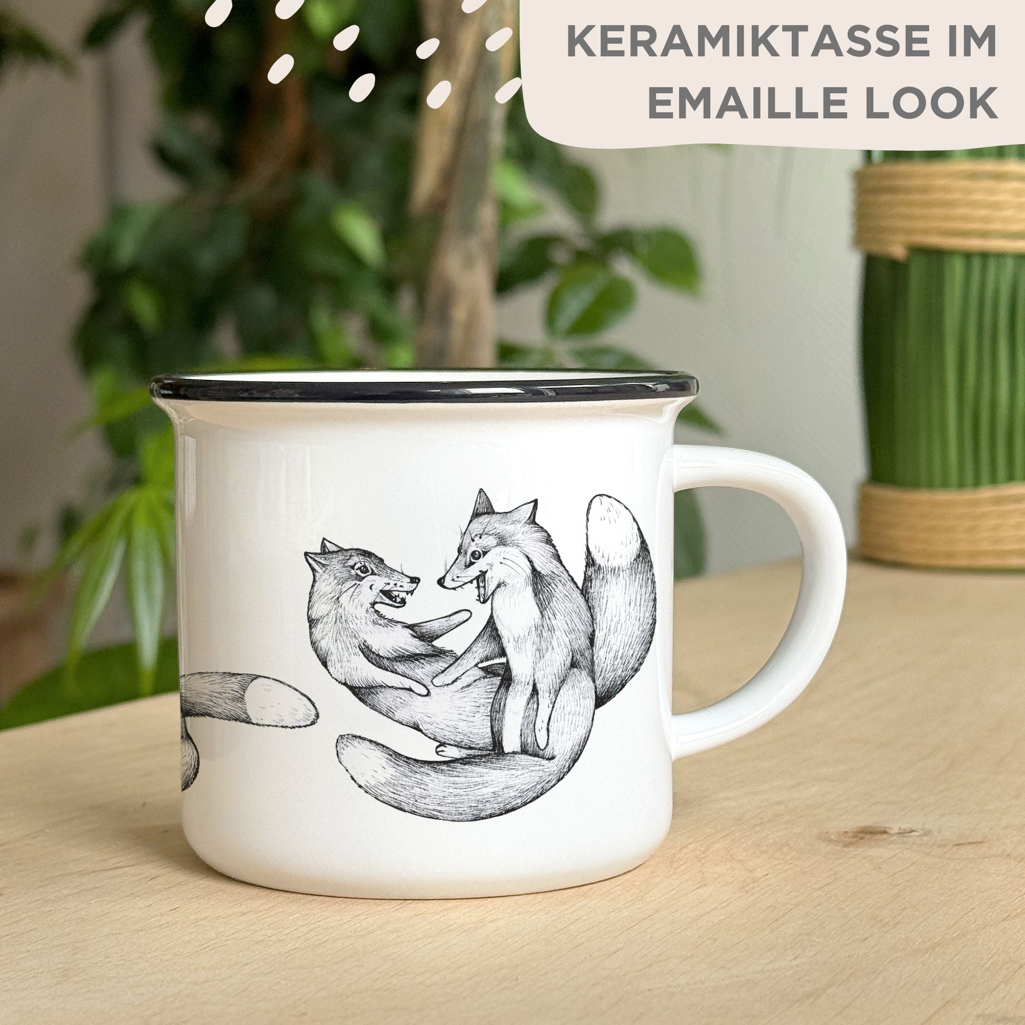 Keramiktasse – Tobende Füchse